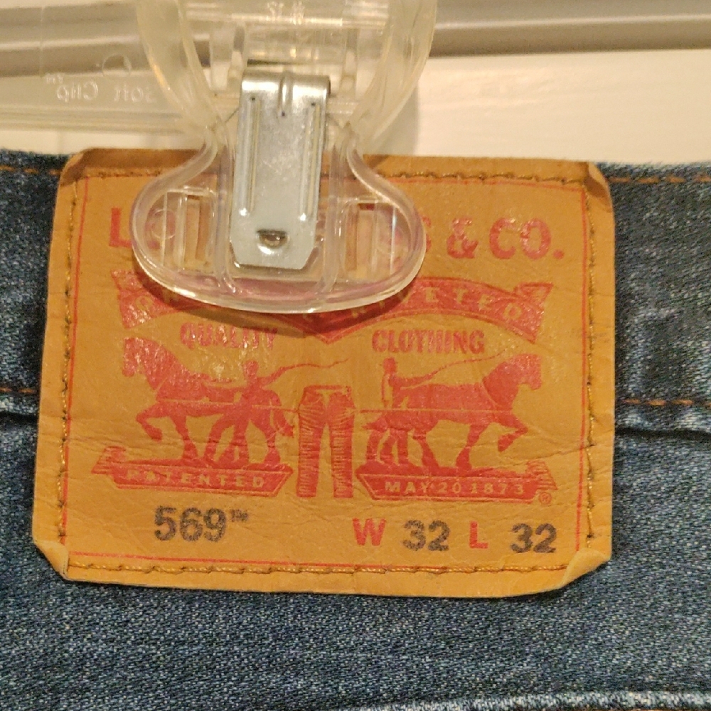 Levi's classic Blue Denim Straight Jeans - Picture 2 of 7